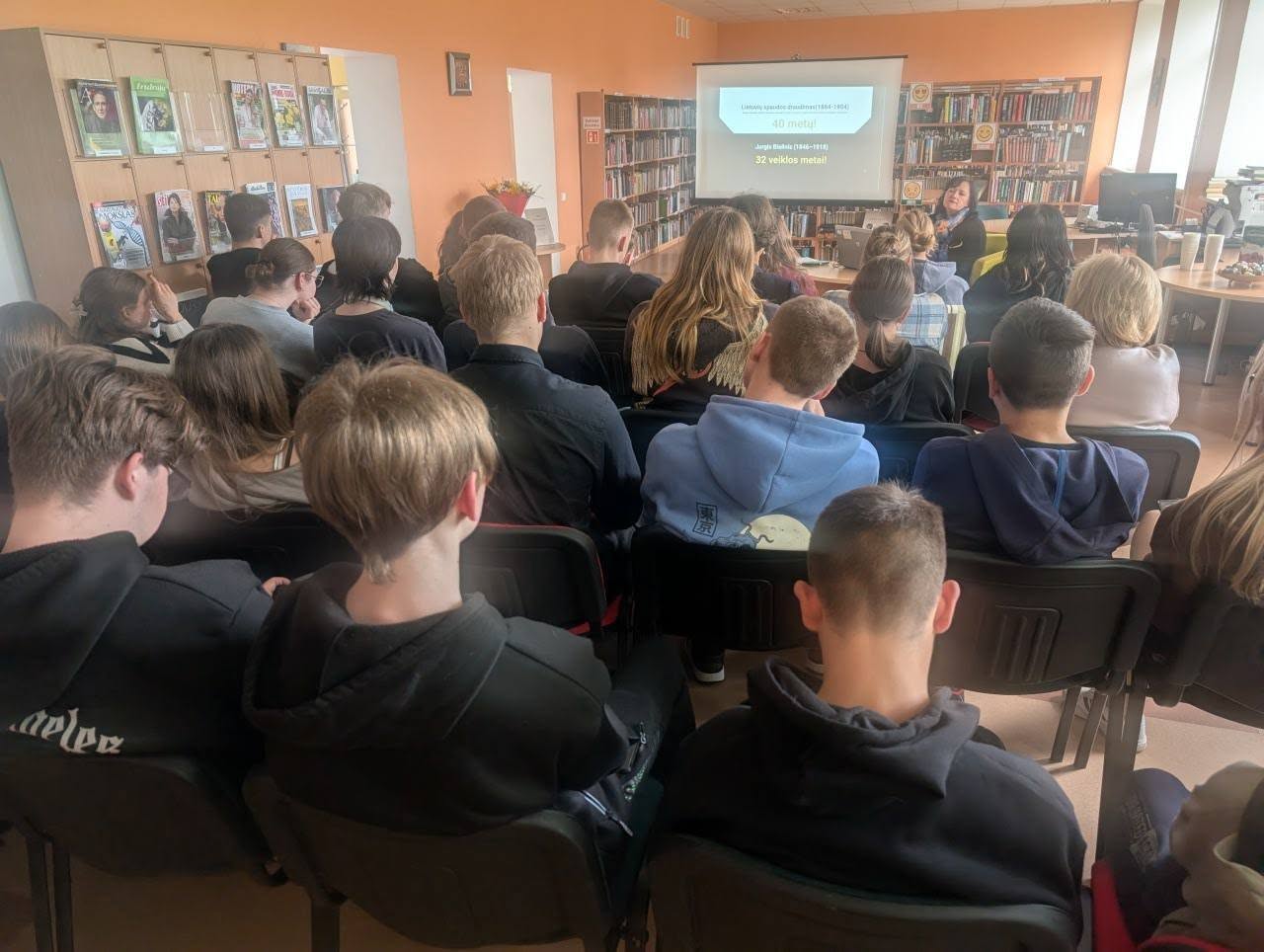 Pamokos akimirka Dusetų K. Būgos bibliotekoje