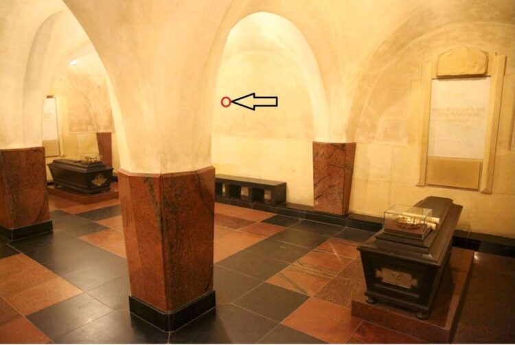 Vilniaus Katedros požemiai. Mauzoliejus, kuriame ir šiandien ilsisi Aleksandro Jogailaičio, Elžbietos Habsburgaitės ir Barboros Radvilaitės palaikai. 