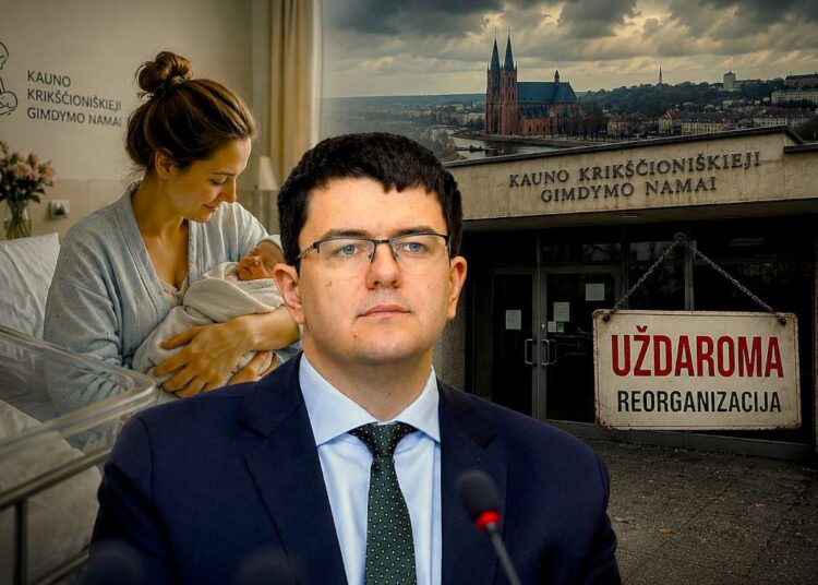 Vytautas Sinica gimdymo namų uždarymo temos koliaže su motina ir naujagimiu bei Kauno Krikščioniškųjų gimdymo namų pastatu