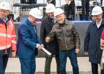Kapsulės įkasimo iškilmės