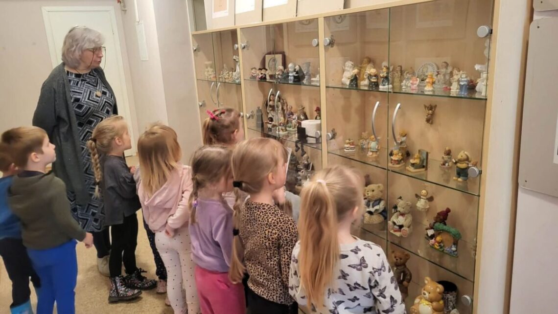 Gruzdžiuose vaikai į teatrą eina bibliotekoje
