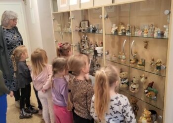 Gruzdžiuose vaikai į teatrą eina bibliotekoje