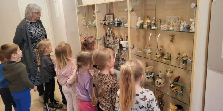 Gruzdžiuose vaikai į teatrą eina bibliotekoje