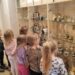 Gruzdžiuose vaikai į teatrą eina bibliotekoje