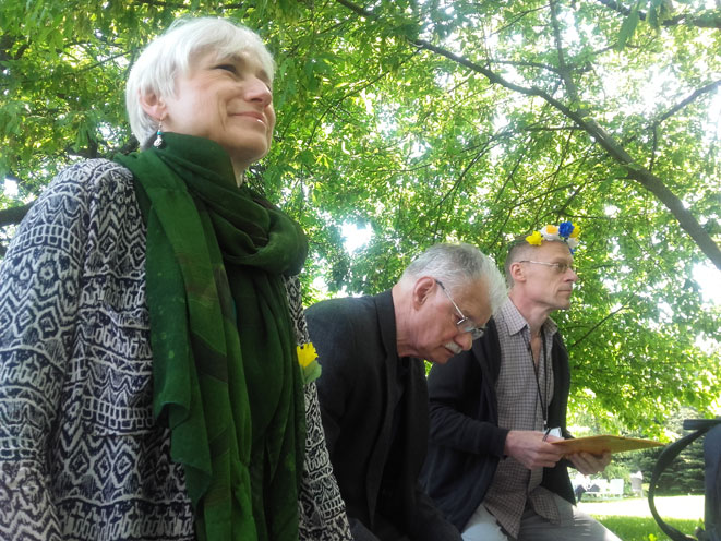 2016 m. Poezijos pavasaris Varšuvoje. Poezijos skaitymai Varšuvos universiteto bibliotekos kiemelyje 