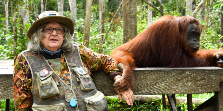 Birutė Galdikas. Filmo Primatologų trijulė kadras