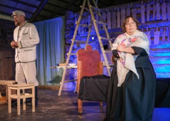 Kleboniškių kaimo buities muziejuje prasidėjo klojimo teatro spektakliai