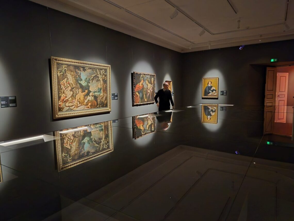 Operų libretams, sąskaitoms už kostiumus, scenos įrenginius skirta parodos salė