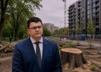 Vytautas Sinica prie kertamų medžių ir naujų statybų Vilniuje