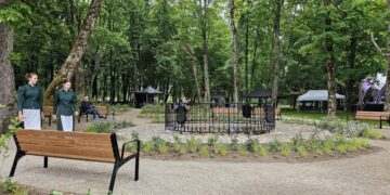Gargžduose atidarytas Baronų Renių skveras