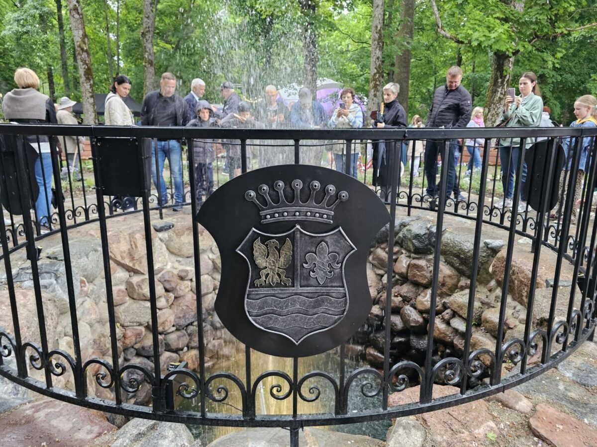 Gargžduose atidarytas Baronų Renių skveras