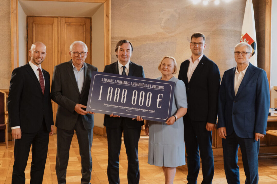 Justinas Noreika, dr. Romualdas Danielius, prof. Rimvydas Petrauskas, Irena Juozapavičienė, Mykolas Juozapavičius ir prof. Valdas Sirutkaitis