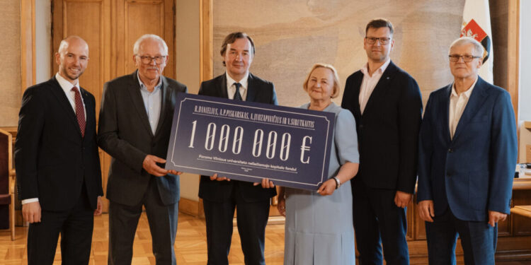 Justinas Noreika, dr. Romualdas Danielius, prof. Rimvydas Petrauskas, Irena Juozapavičienė, Mykolas Juozapavičius ir prof. Valdas Sirutkaitis
