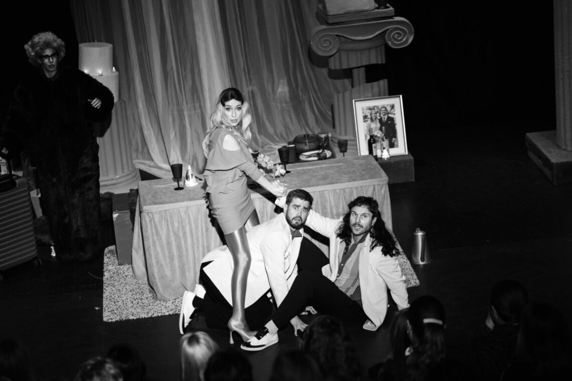 Dusetose gimsta nauja Sartų teatro šventė