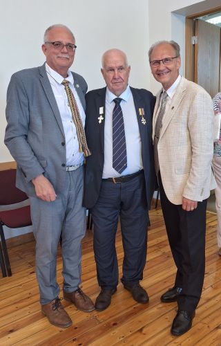Nuotraukoje J. Jakaitis (dešinėje) kartu su Vladu Sungaila ir Talis Veismanis
