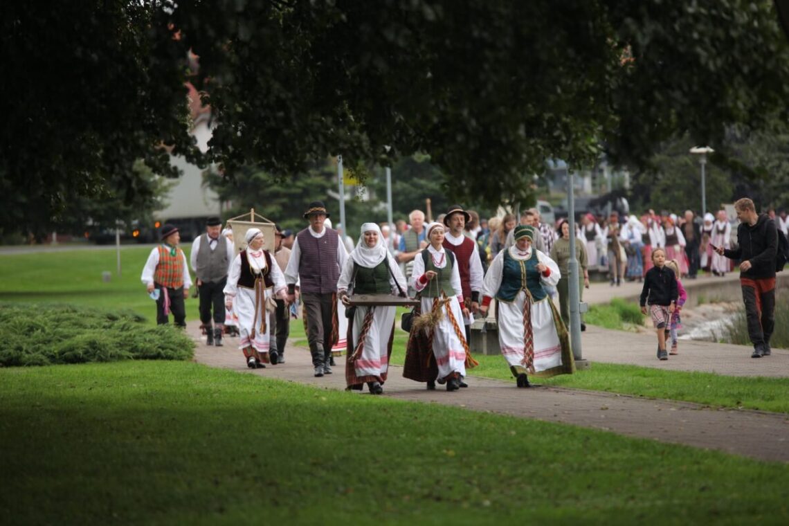 Folkloro šventė „Pūsk, vėjuži!“ Juodkrantėje