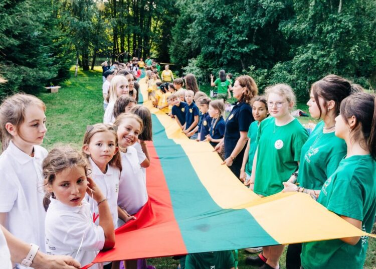 Užsienio lietuvių vaikai ir mokytojai vasarą leido pažindami Lietuvą