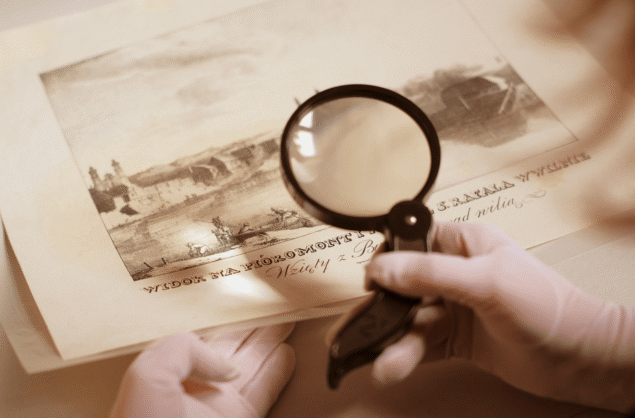Detalių paieška 1898 metų dailininko Tado Bičkausko sukurtoje litografijoje „Vaizdas į Piromontą ir šv. Rapolo bažnyčia Vilniuje“ – rinkinio kuratoriaus kasdienybė