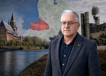 Jonas Vaiškūnas Karaliaučiaus žemėlapio ir Rusijos karinės technikos fone