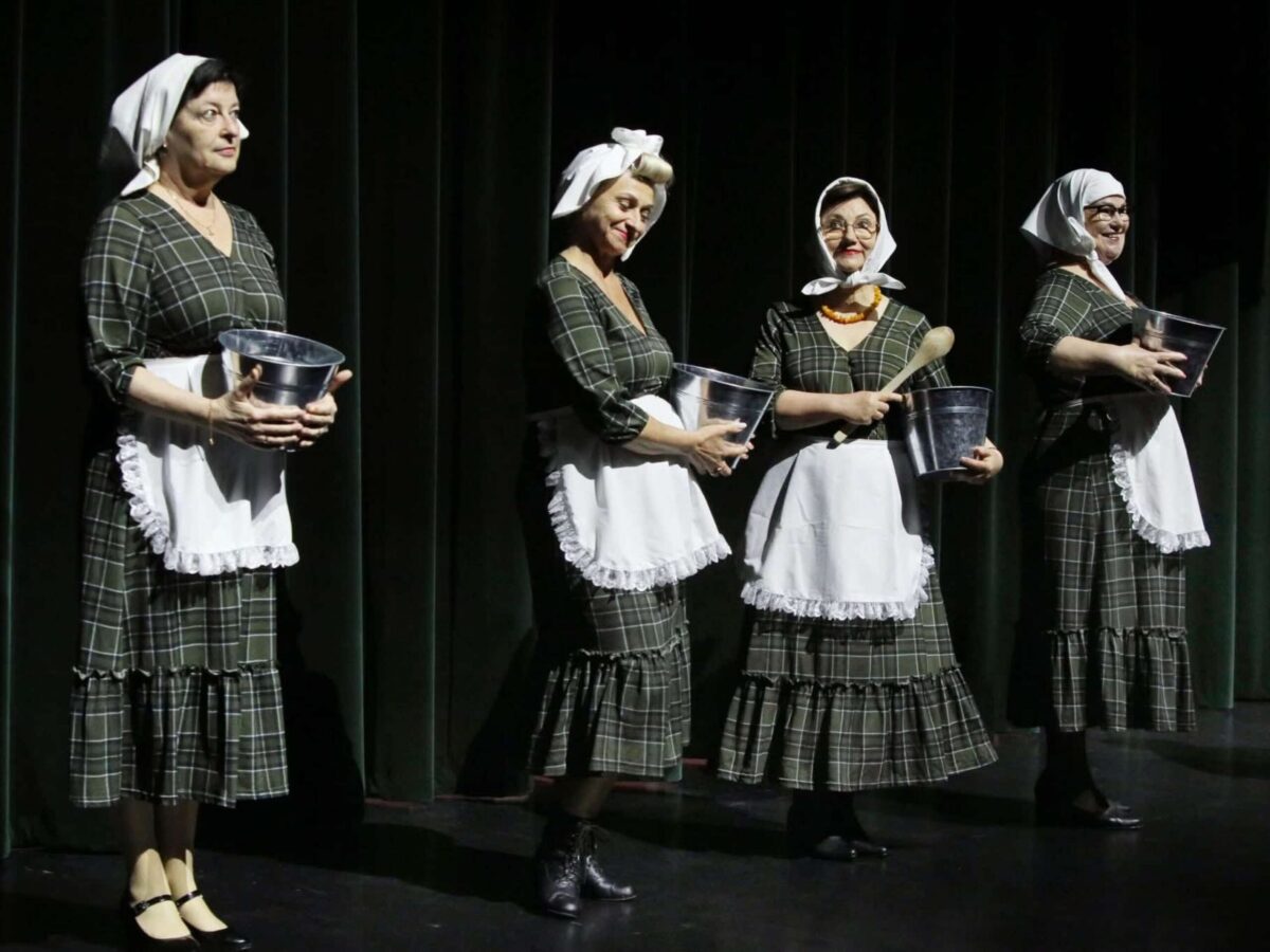 Vilkaviškio kultūro centro mėgėjų teatras Gluosnė