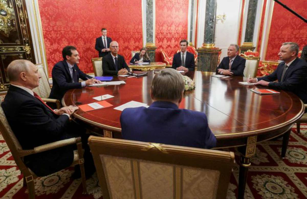 JAV ir Rusijos delegacijos prie derybų stalo Kremliuje