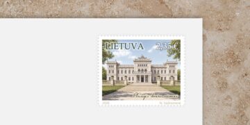 Žemaitijos Versalis atsidūrė ant pašto ženklo: įamžinti Plungės dvaro rūmai