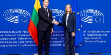 M. Sinkevičius ir R. Roberta Metsola