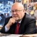 Prof. dr. Gediminas Navaitis sąmokslo teorijas simbolizuojančiame koliaže