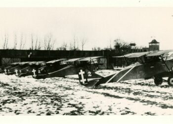 Lietuvos karo aviacijos žvalgybiniai lėktuvai „Ansaldo SVA-10“ Kauno aerodrome