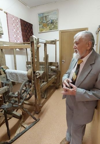 Vytautas Liudas Dailidka savo įkurtame muziejuje „Atmintis“