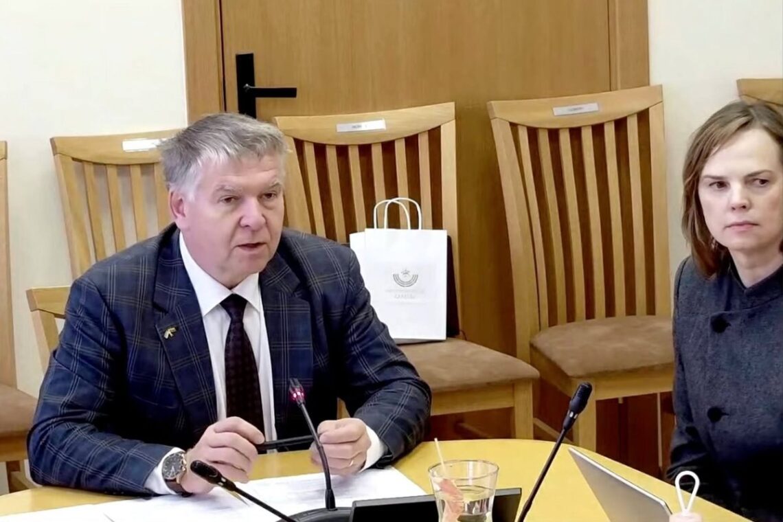 Valdas Rakutis Seimo Lituanistikos tradicijų ir paveldo įprasminimo komisijos posėdyje