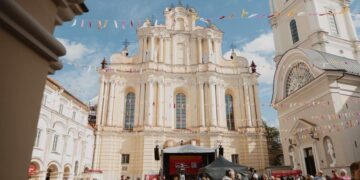 VU alumnų festivalis Vilniaus universiteto Didžiajame kieme