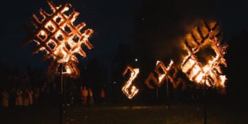 Rudens lygiadienio šventėje degantys baltiški ženklai