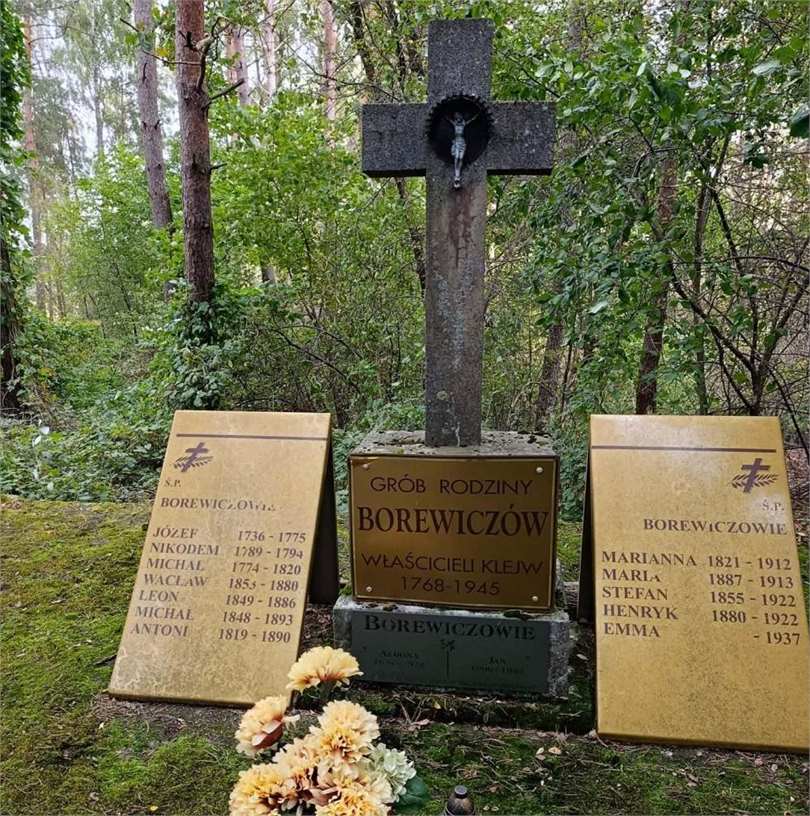 Borevičių šeimos kapas Klevuose