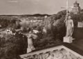 Jano Bulhako fotografuota Vilniaus Antakalnio panorama iš Katedros varpinės bokšto