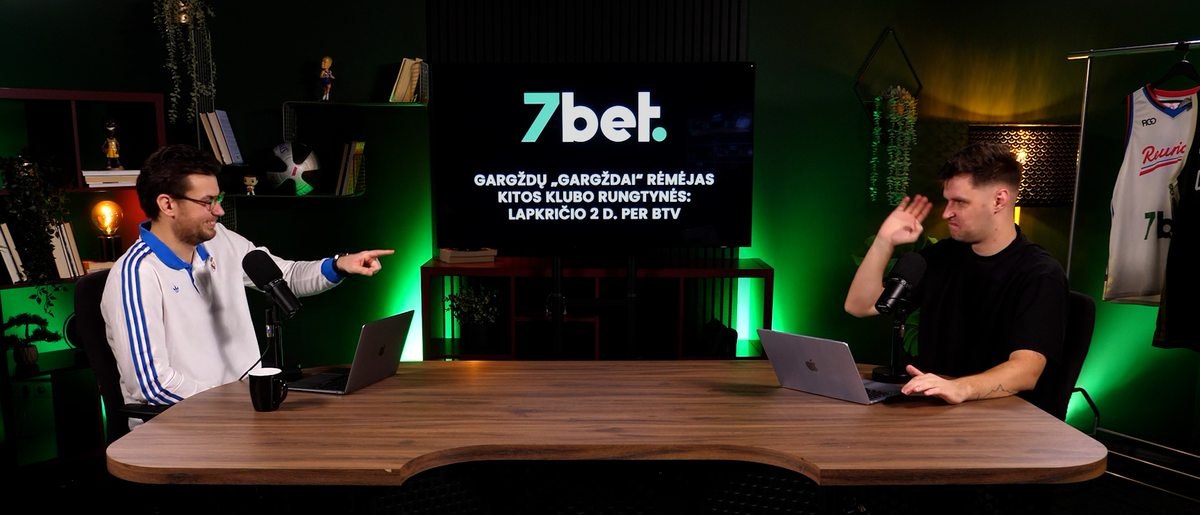 Jonas Lekšas ir Paulius Vaitiekūnas diskutuoja krepšinio laidos studijoje.