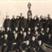 Klevų jaunimo choras prie kaimo kryžiaus 1936 metais