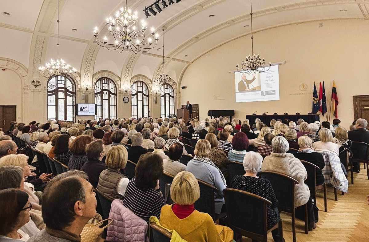 Akademiko Alvydo Jokubaičio paskaitos klausytojai Lietuvos mokslų akademijos salėje