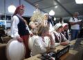 Lietuvos atstovės su šiaudiniu sodu UNESCO renginyje