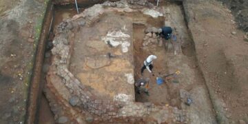 Veprių rezidencinės pilies šiaurinio bokšto pamatai archeologinių tyrimų metu
