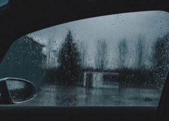 Automobilio langas | pixabay.com, Tookapic nuotr.