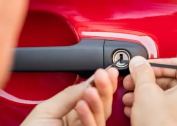 Automobilio avarinis atrakinimas | avarinis-atrakinimas.lt nuotr.