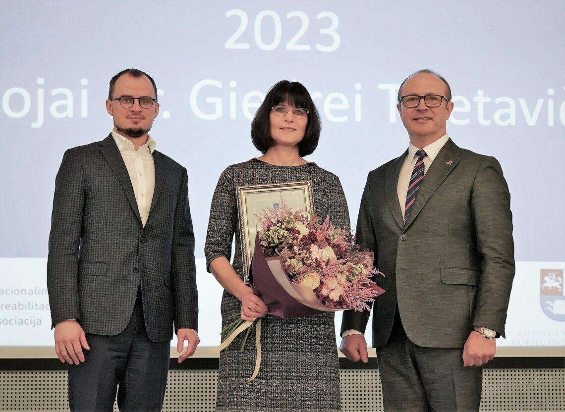 Pirmą kartą įteikta Karolio Dineikos premija | Nacionalinės Sanatorijų ir Reabilitacijos Įstaigų Asociacijos nuotr.