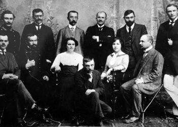 Kazimieras Būga (stovi trečias iš kairės) su Peterburgo lietuvių studentų grupe Lietuvių mokslo draugijos susirinkime Vilniuje, 1912 m. | Švietimo, mokslo ir sporto ministerijos nuotr.