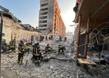 Teroristinė Rusija dviem raketomis „Iskander“ pataikė smogė į Kramatorską | Ukrainos Generalinės prokuratūros nuotr.