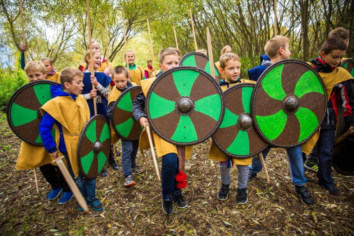 Kur galima prisiliesti protėvių istorijos? | Rengėjų nuotr.