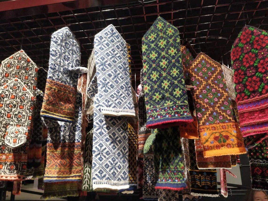 Iš Latvijos jubiliejinės dainų šventės liaudies meno parodos | D. Bernotaitės-Beliauskienės nuotrauka