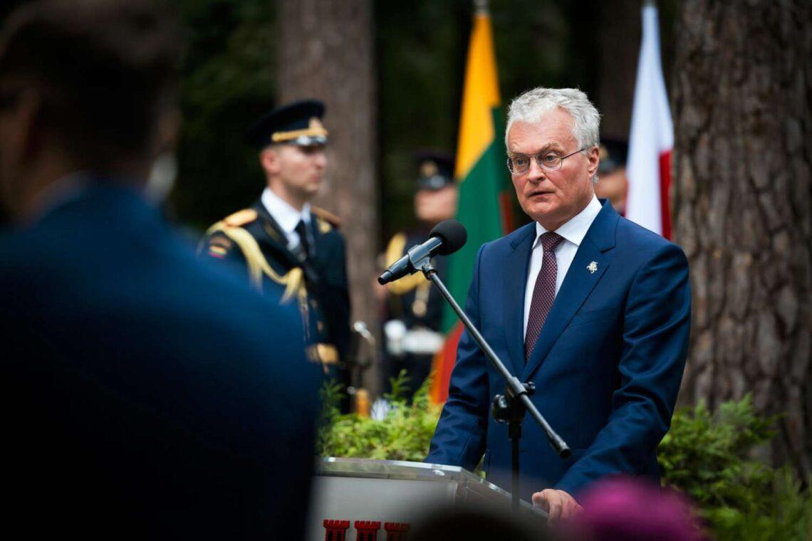 Prezidentas G. Nausėda pagerbė S. Dariaus ir S. Girėno atminimą | lrp.lt, E. Kinaičio nuotr.