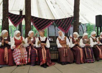 Dainavos folkloro šventėje kalviai priekalais užgros! | alkas.lt nuotr.