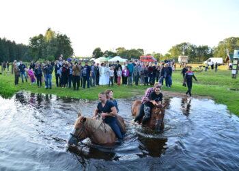 Tradicinėje naktigonėje Anykščiuose – žirgų maudymas ir kitos įdomybės | Aukštaitijos saugomų teritorijų direkcijos nuotr.